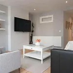 Plaza Centre Apartment