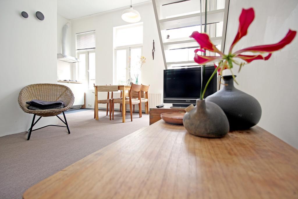 Bed & Breakfast Beautiful 2 Floor Vondelpark Apartment. Amsterdam