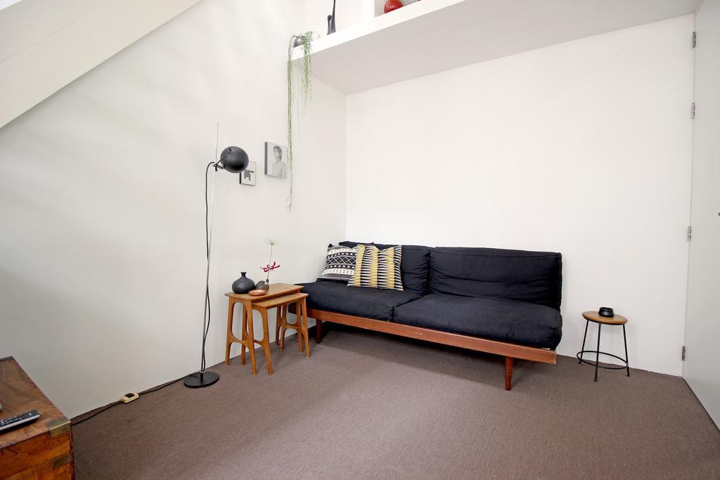 Beautiful 2 Floor Vondelpark Apartment. Bed & Breakfast *