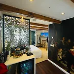 Luxury Suites The Enlightened House