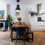 Luxury & Style In Center Jordaan