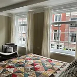 Dahli\'S Sleep Boutique