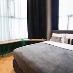 Quentin Zoo Hotel