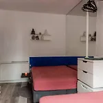 Nice 2 Double Bed In Sunny House In Amsterdam West