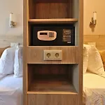 Xo Hotels Blue Square