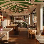 DoubleTree by Hilton Amsterdam Centraal Station