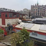Waterloo square river vieuw houseboat