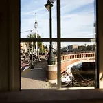 Sweets - Nieuwe Amstelbrug