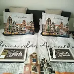 Dendolili Room