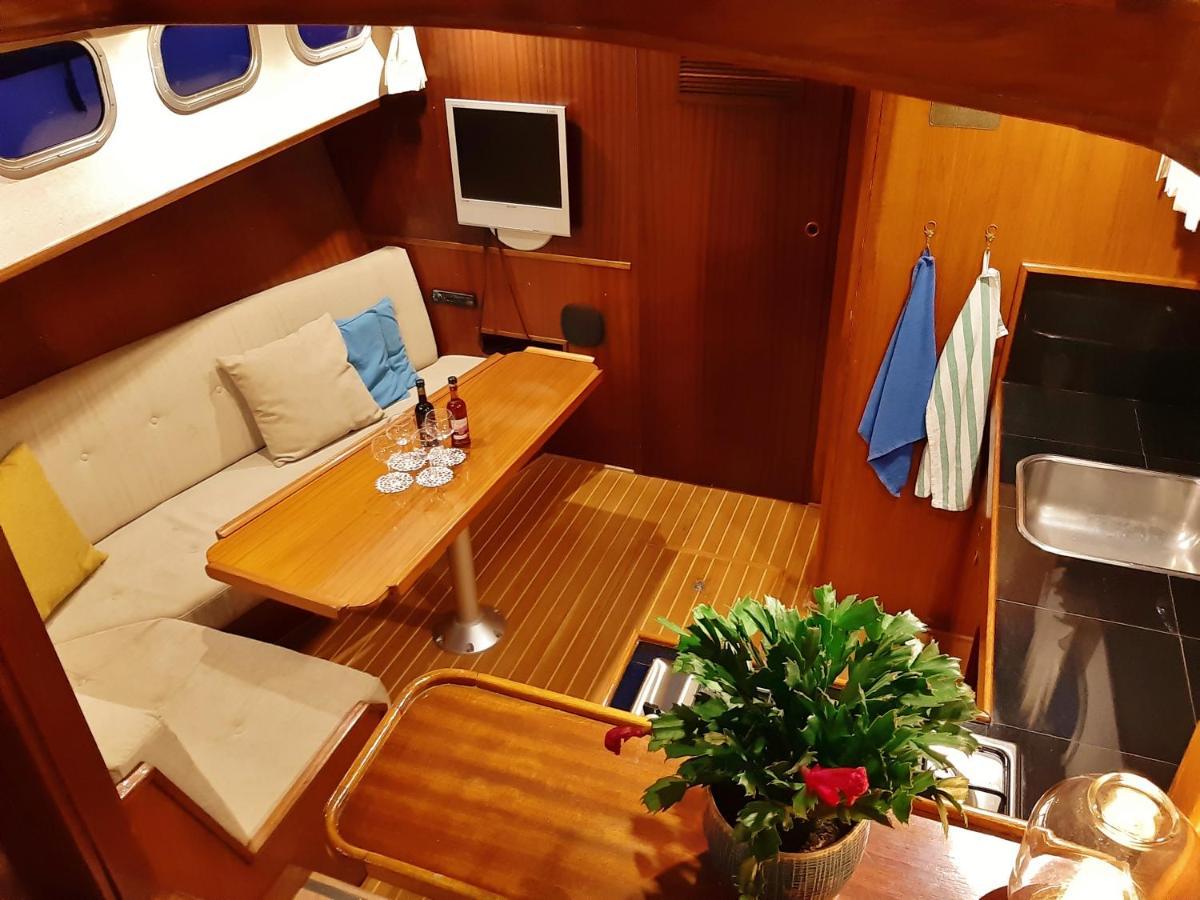 Motor Yacht Almaz