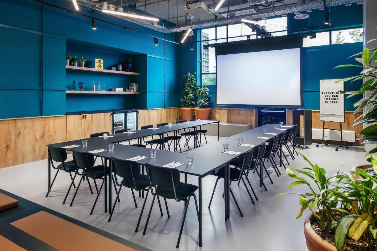 The Social Hub 4*