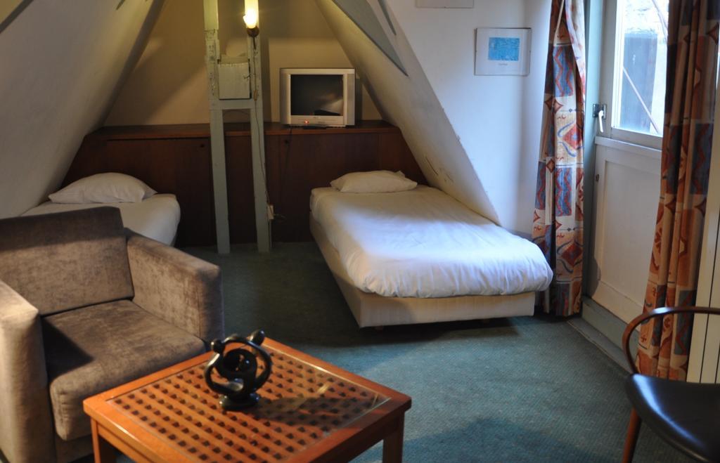 Agora Hotel 2*