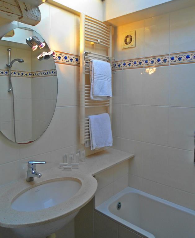 Agora Hotel 2*