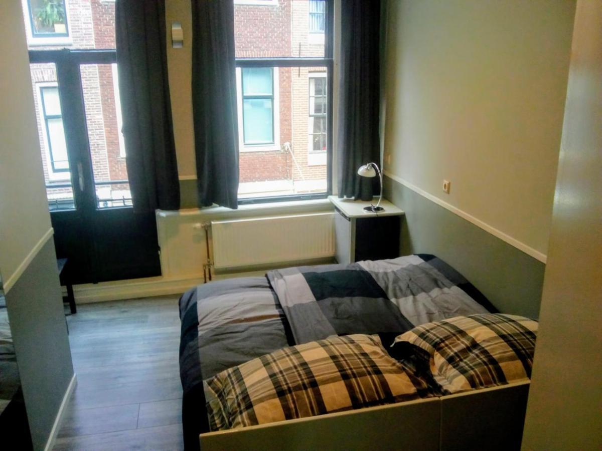 Aldo, Not For Parties, Not A Hotel, With Shared Bathroom, No Kitchen Amsterdam