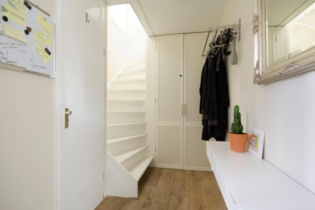 Johan's B&b, Dakterras & Goedkoop Parkeren - Sinds 2014 Ámsterdam