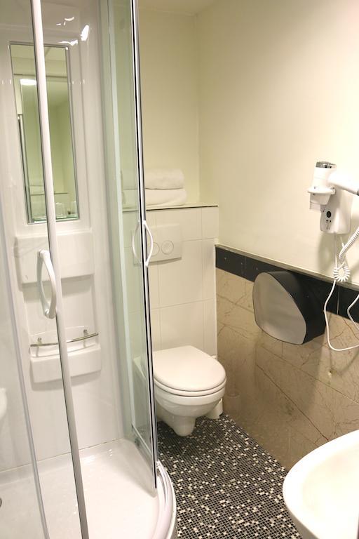 Floris Hotel