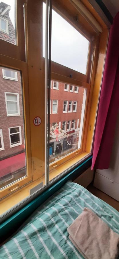 Privatunterkunft Michelle, Not For Parties, Not A Hotel, With Shared Bathroom, No Kitchen *
