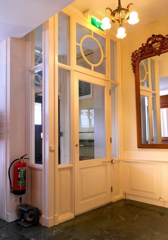Adolesce Hotel 2*