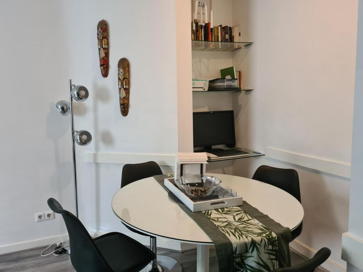 Apartment 1 Bedroom 15 Min By Tram To Centre!
