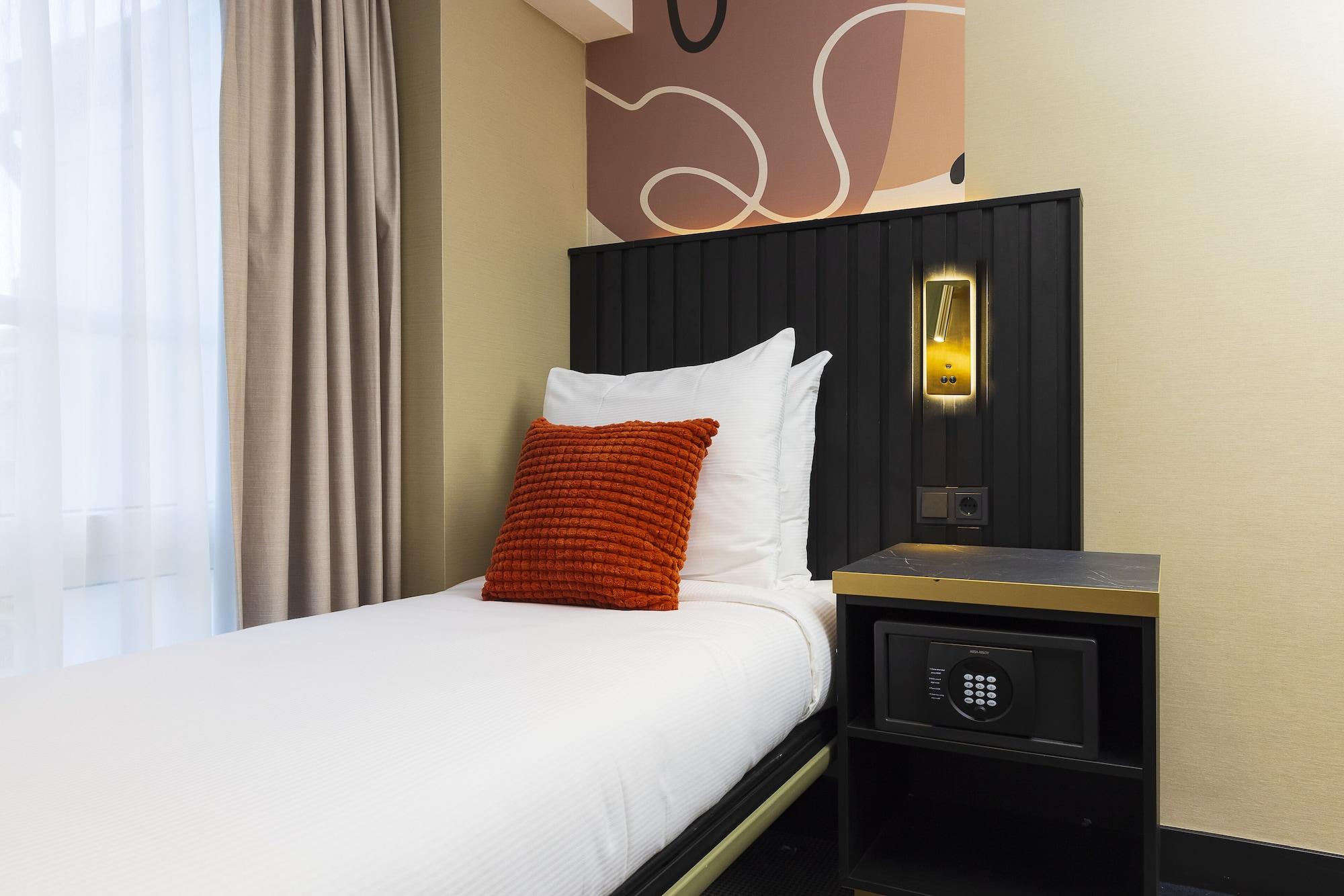 Huygens Place 4*