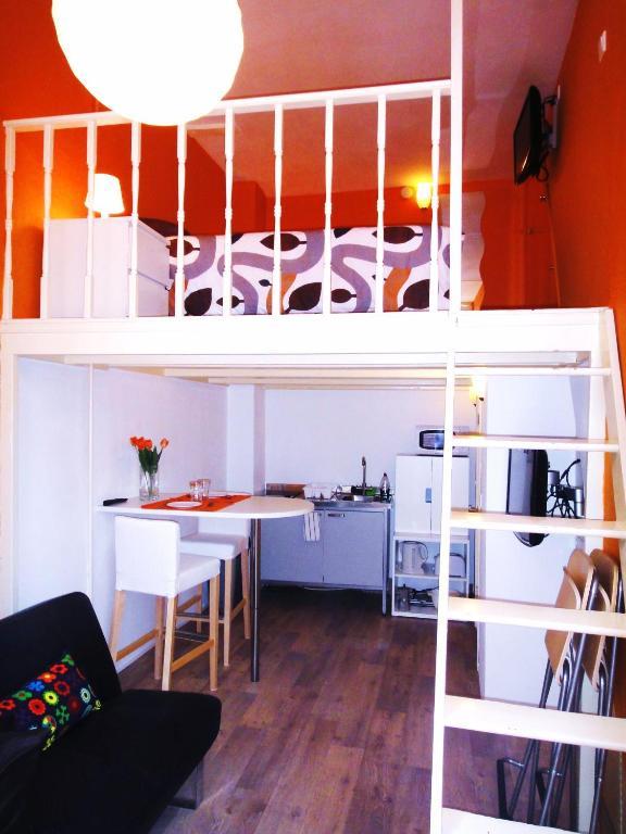 Orange Couette-café