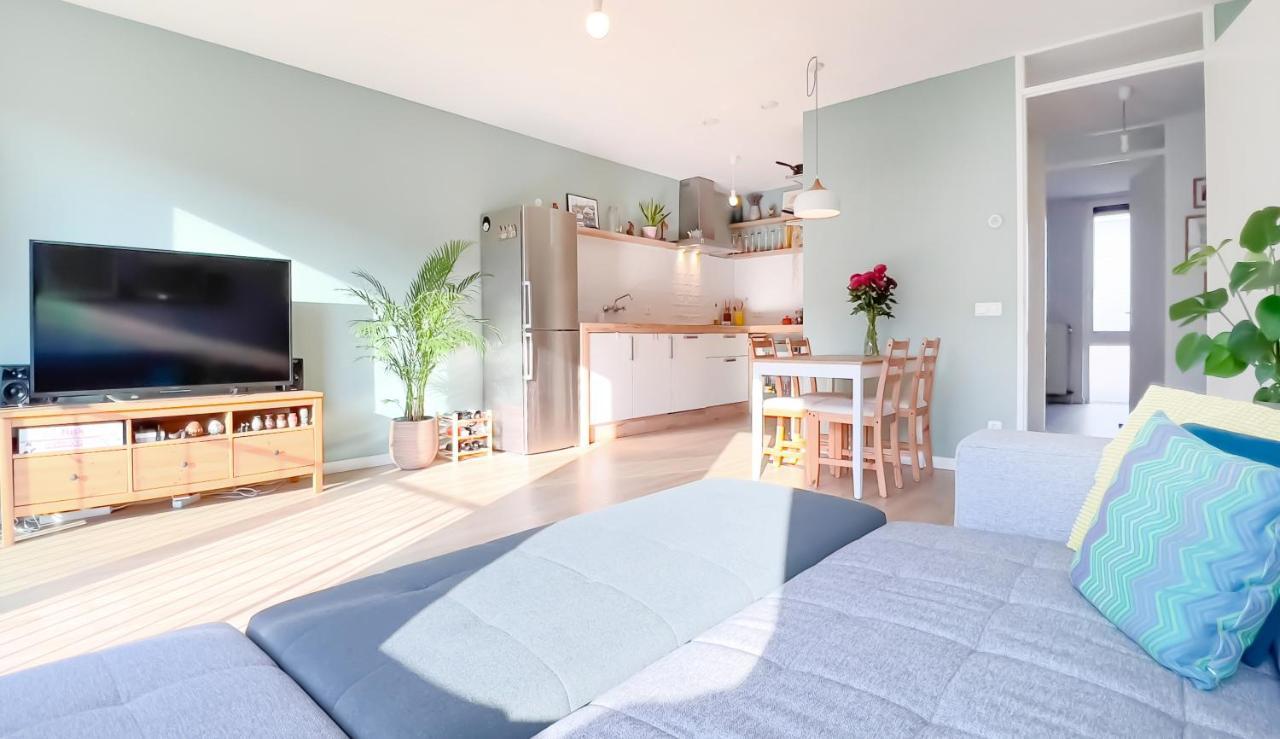 Apartment Beautiful & Bright In