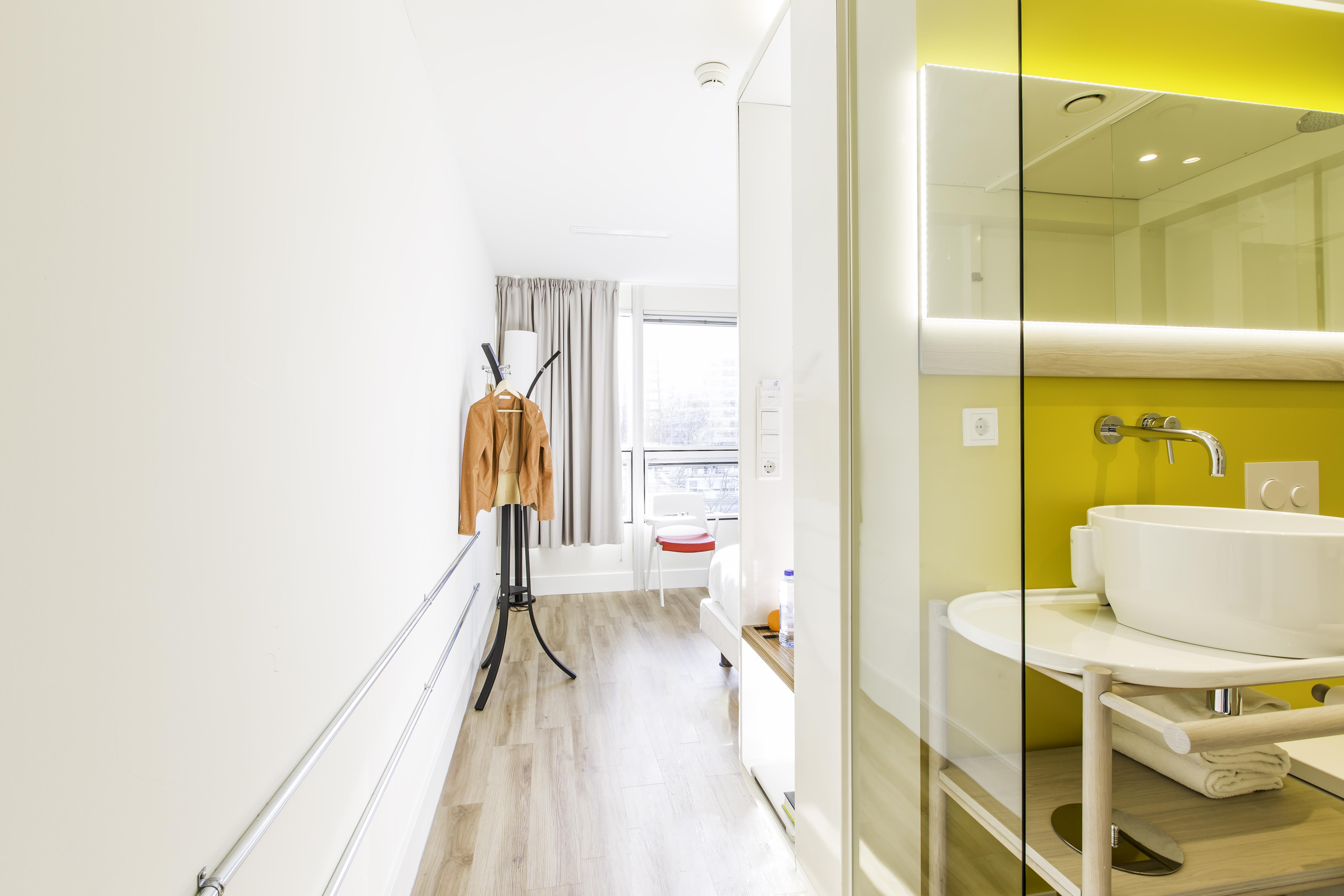 Hotel Qbic Wtc 3*