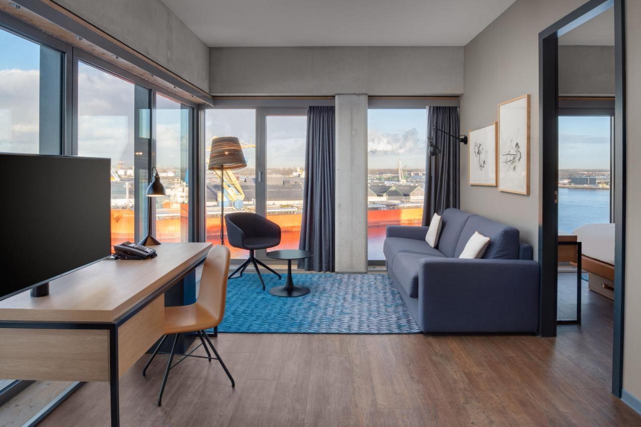By Marriott Houthavens Hotel