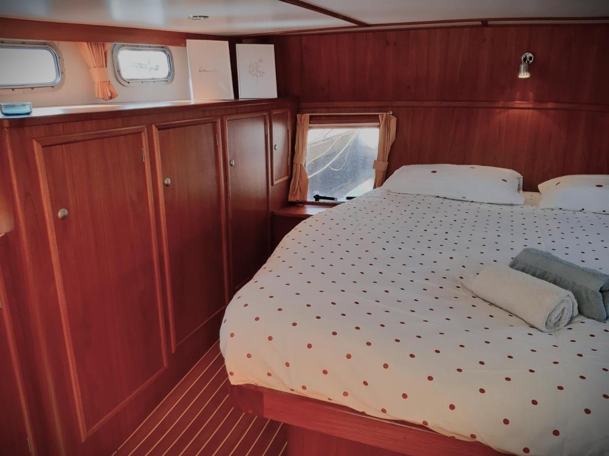 Motor Yacht Amazone Bådhotel *