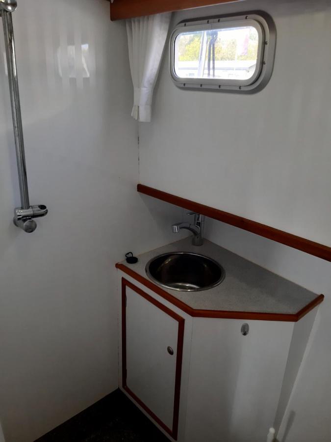 Motor Yacht Amazone Bådhotel Amsterdam