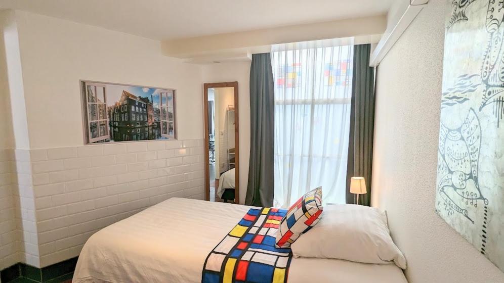 The In The Center Apartahotel Ámsterdam