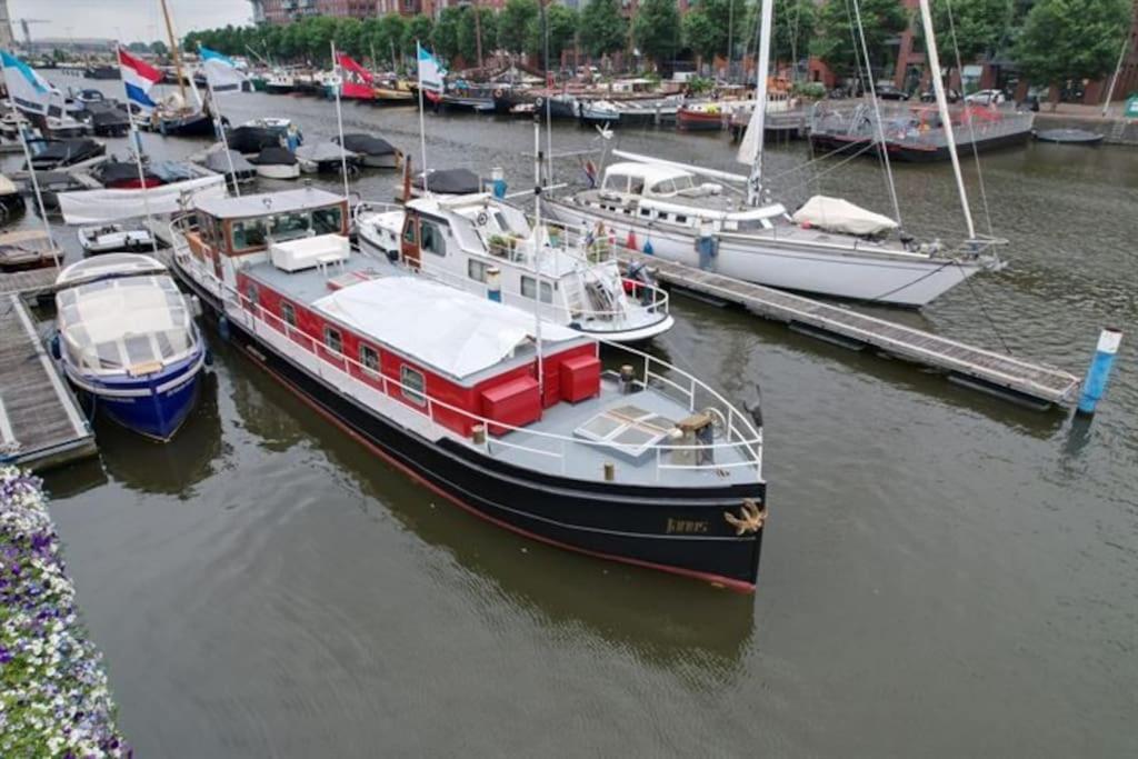 Spacious Homely House Boat Amsterdam
