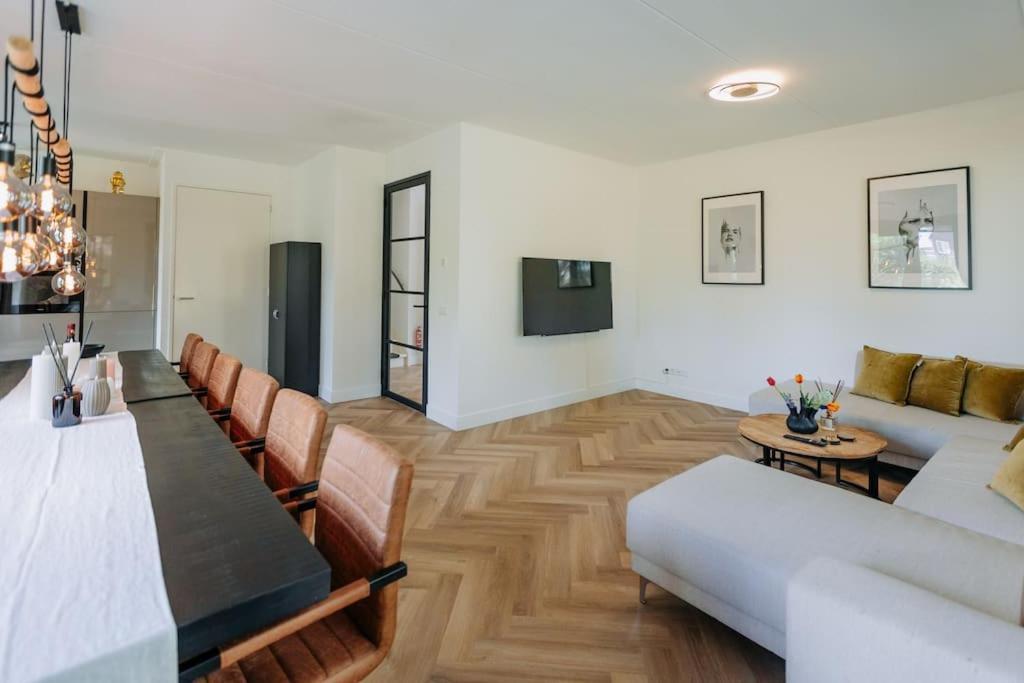 Villa Brand New Luxurious 6 Bedroom In *