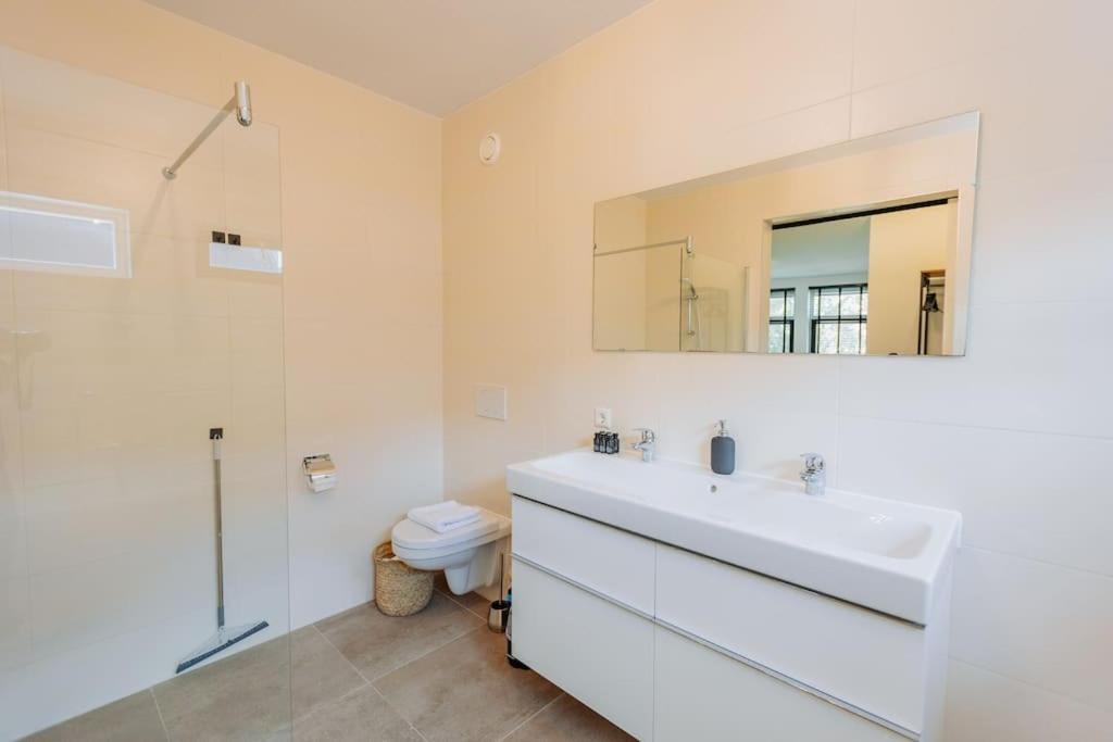 Brand New Luxurious 6 Bedroom In Villa Amsterdam