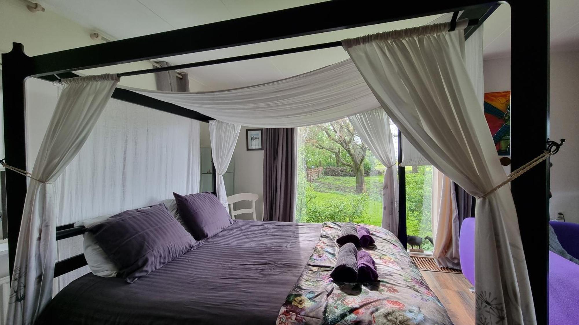 Couette-café Farmer , Bed, Bike And Breakfast In 2*