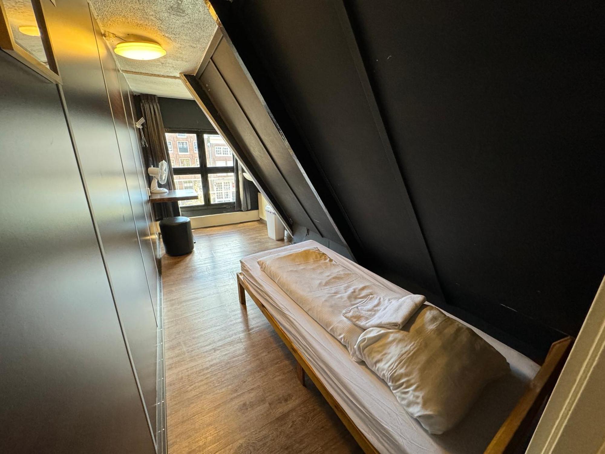 Hostal Utopia *