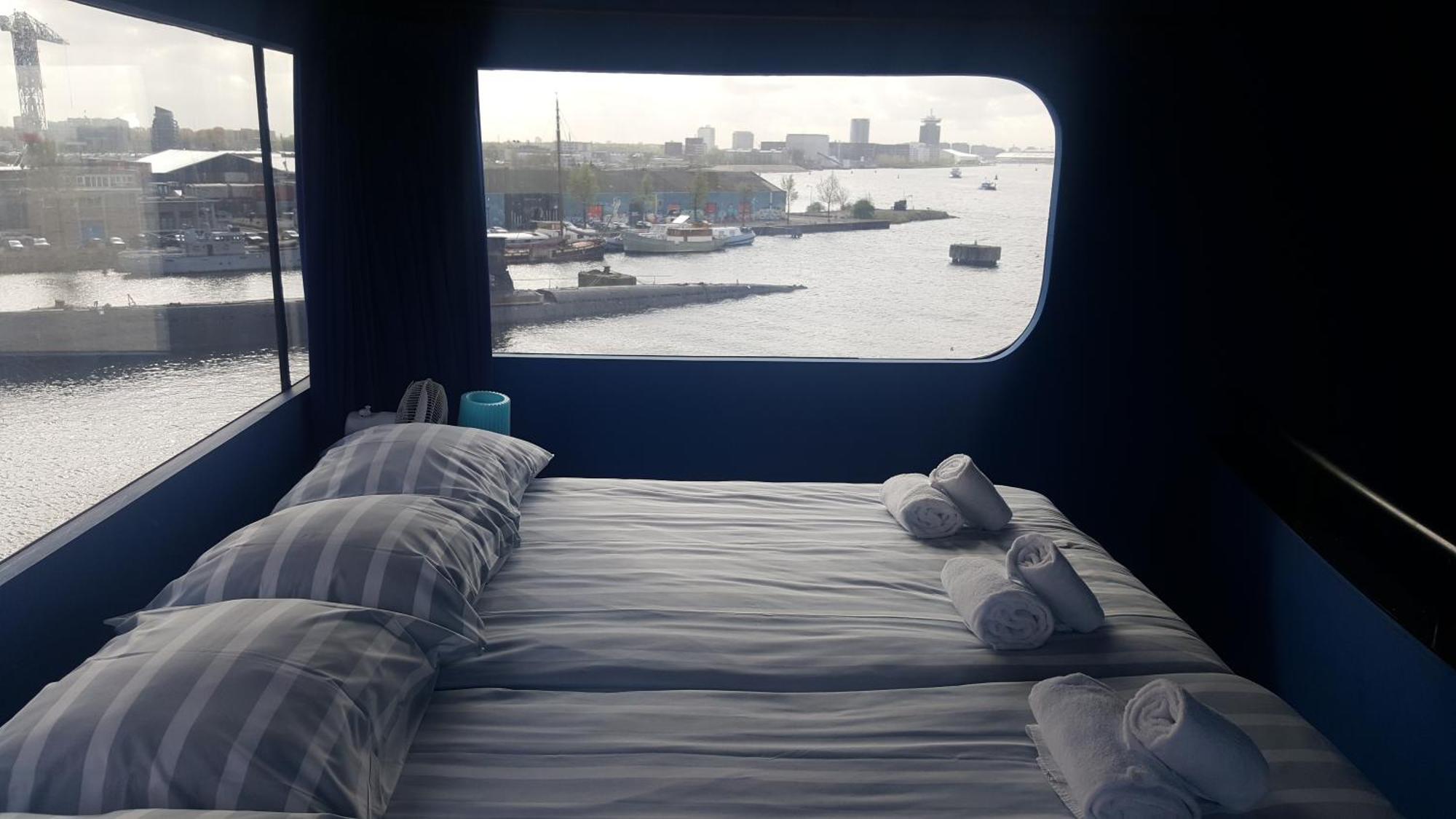 Botel Hotel 3*