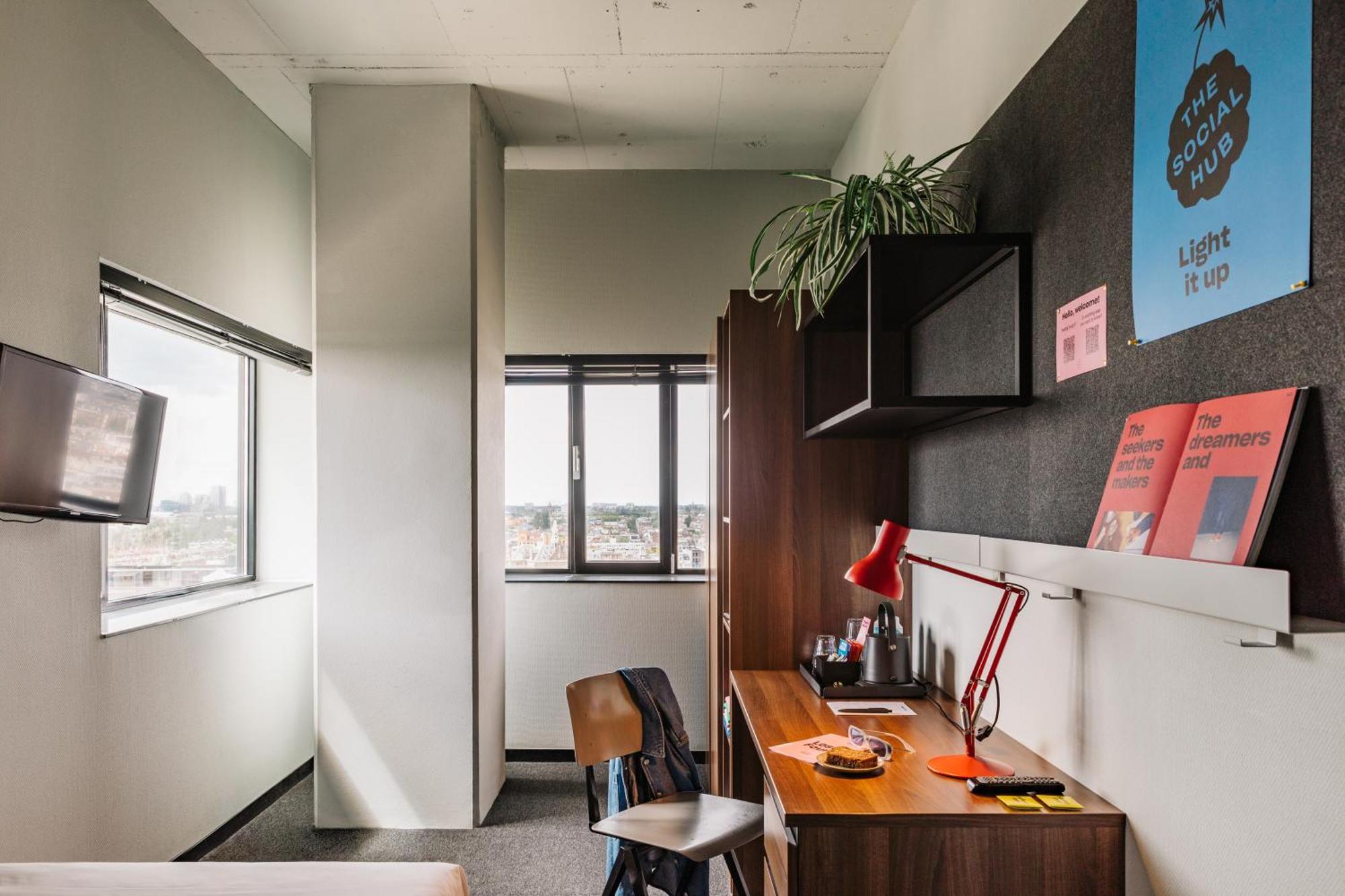 Hotel The Social Hub 4*