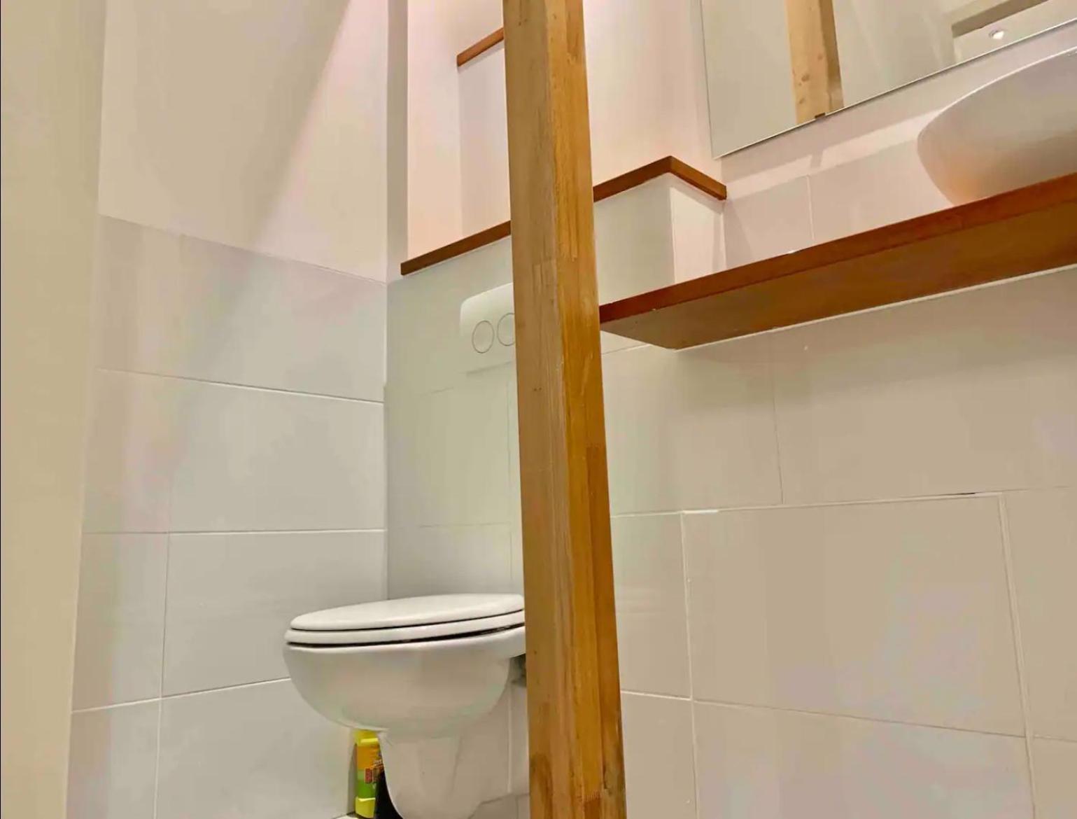 Bed & Breakfast With Private Bathroom Near Vondelpark Amsterdam