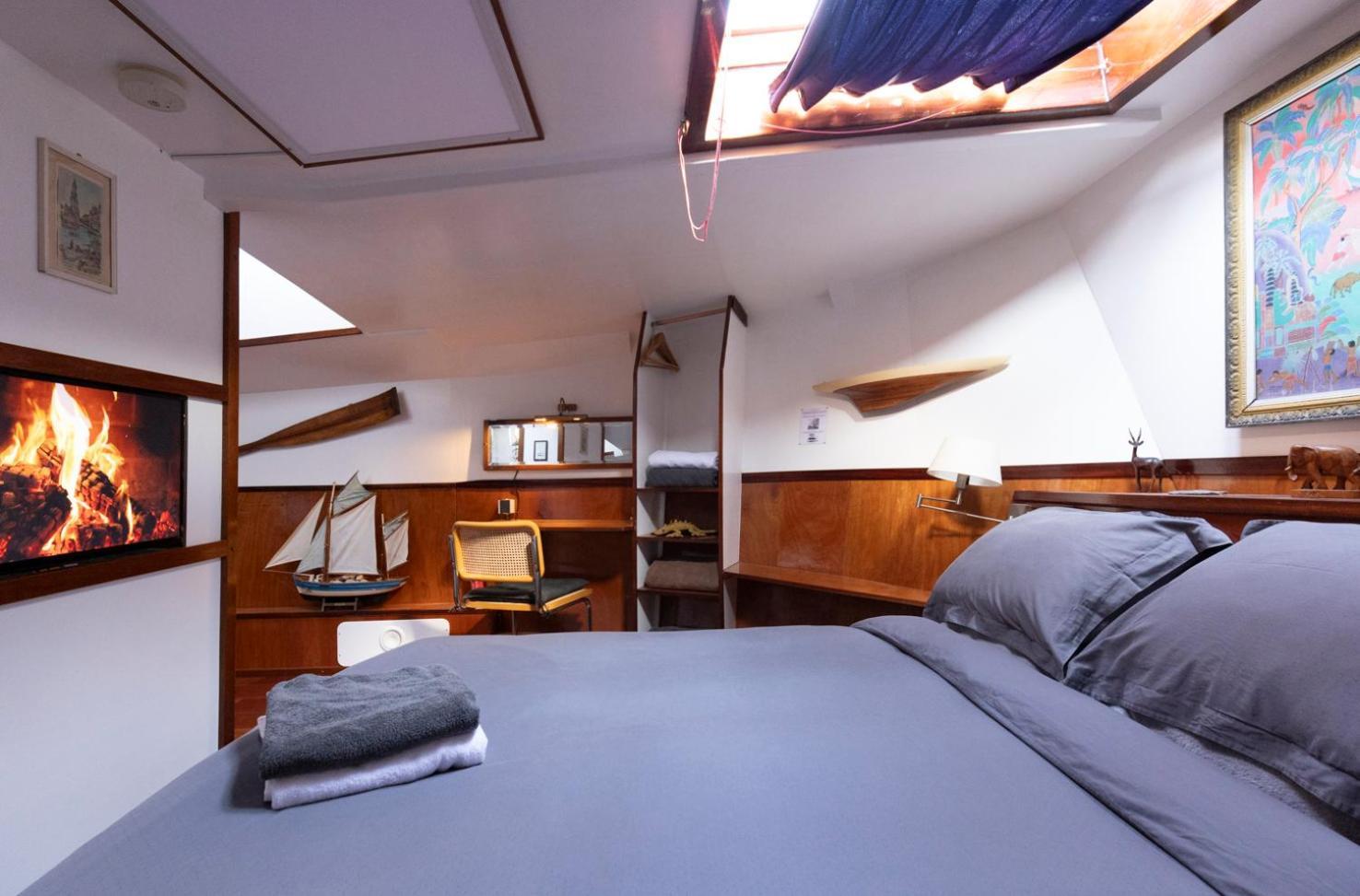 Bådhotel Anna Houseboat