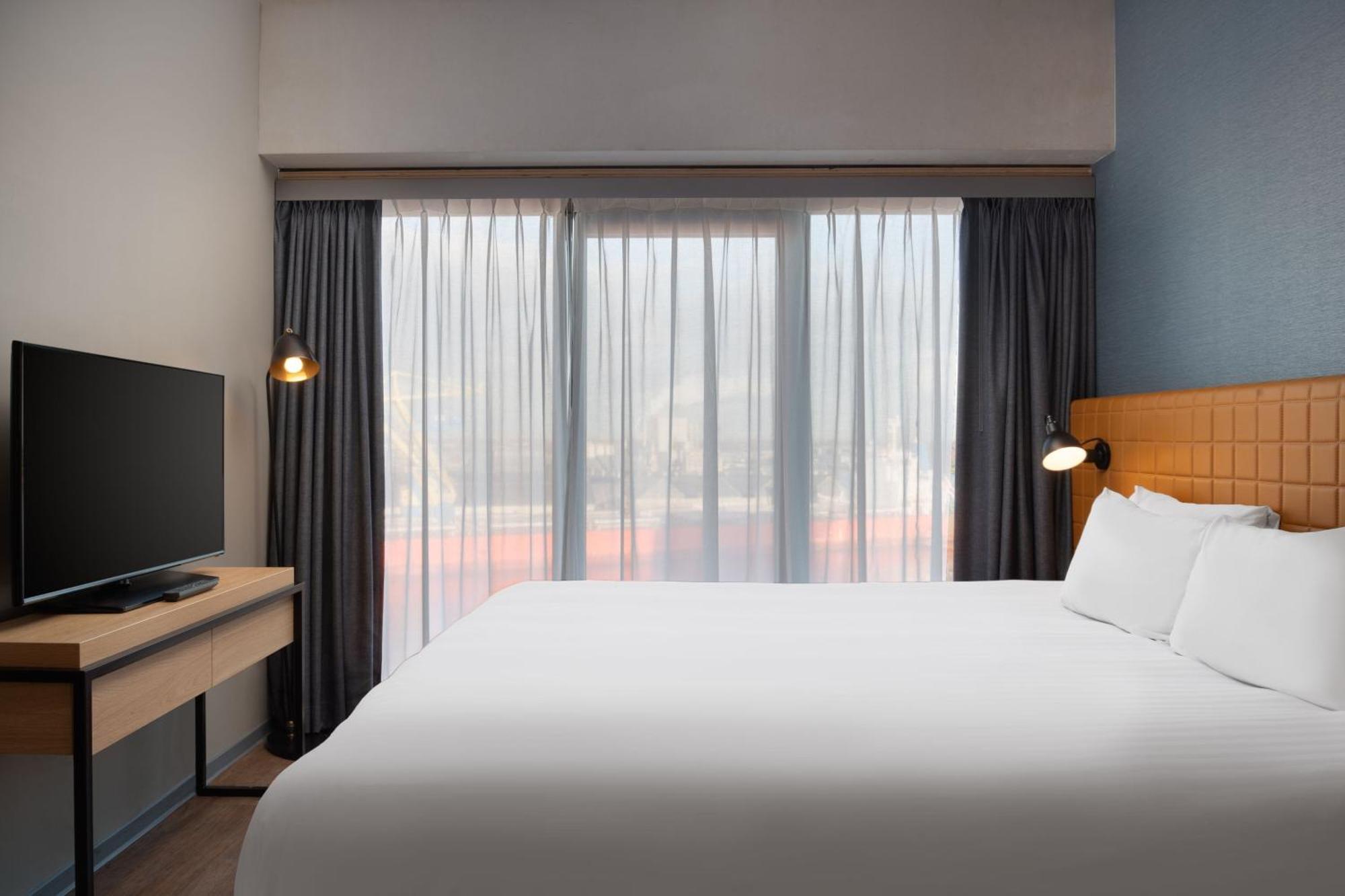 By Marriott Houthavens 4* Amsterdam