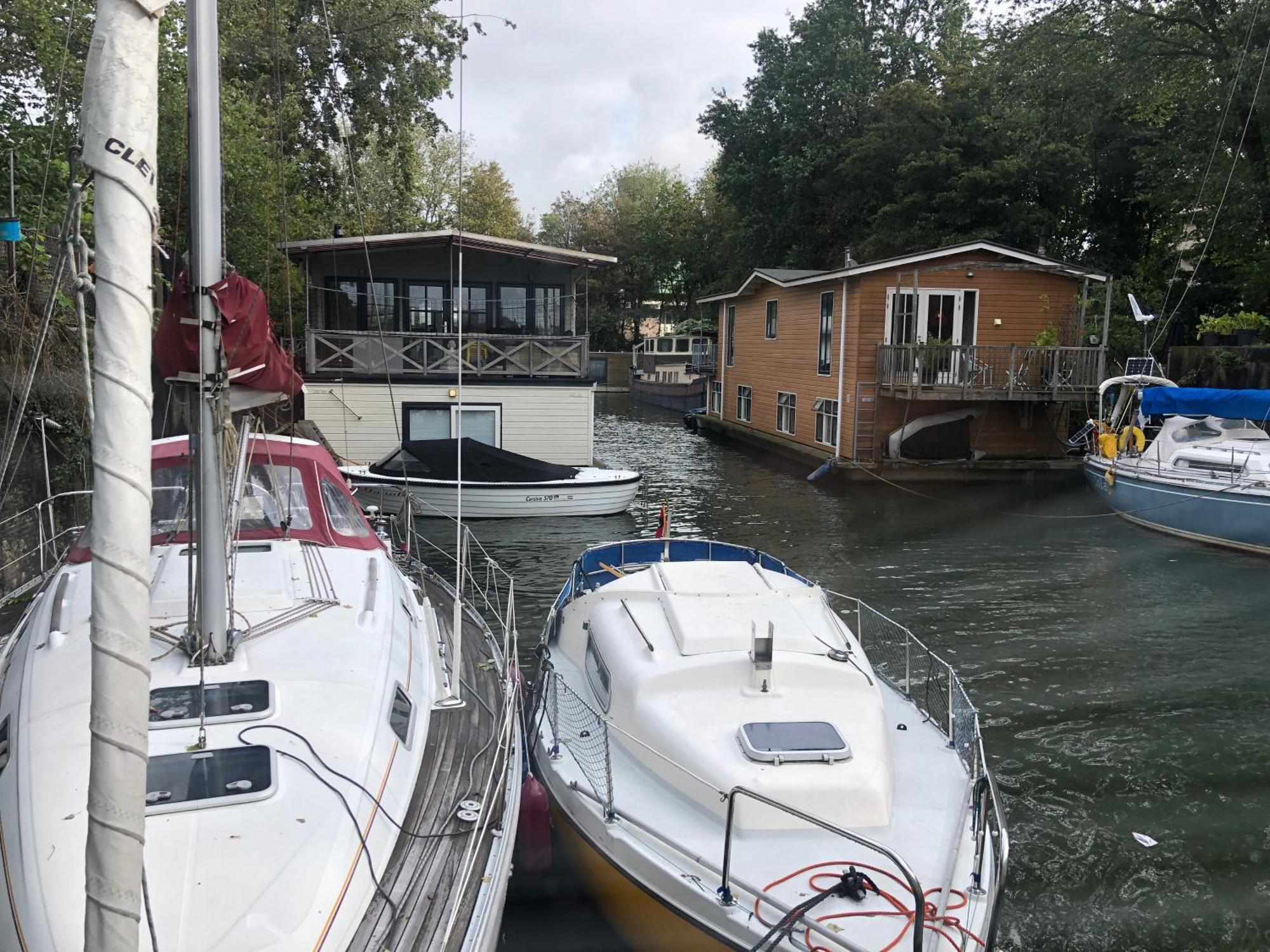 Bådhotel Private At Houseboat