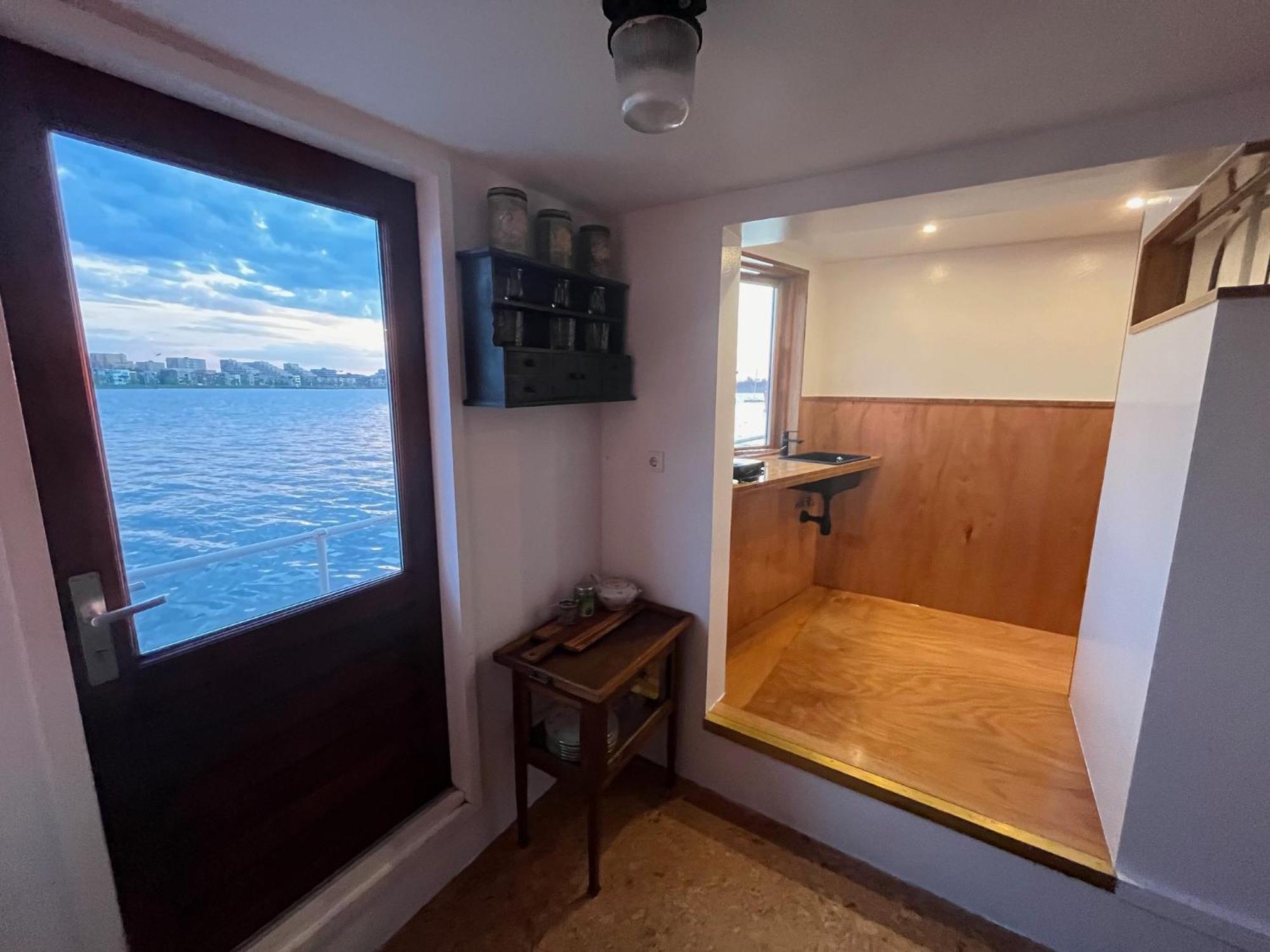 Casey's View House Boat Bed and breakfast Ámsterdam