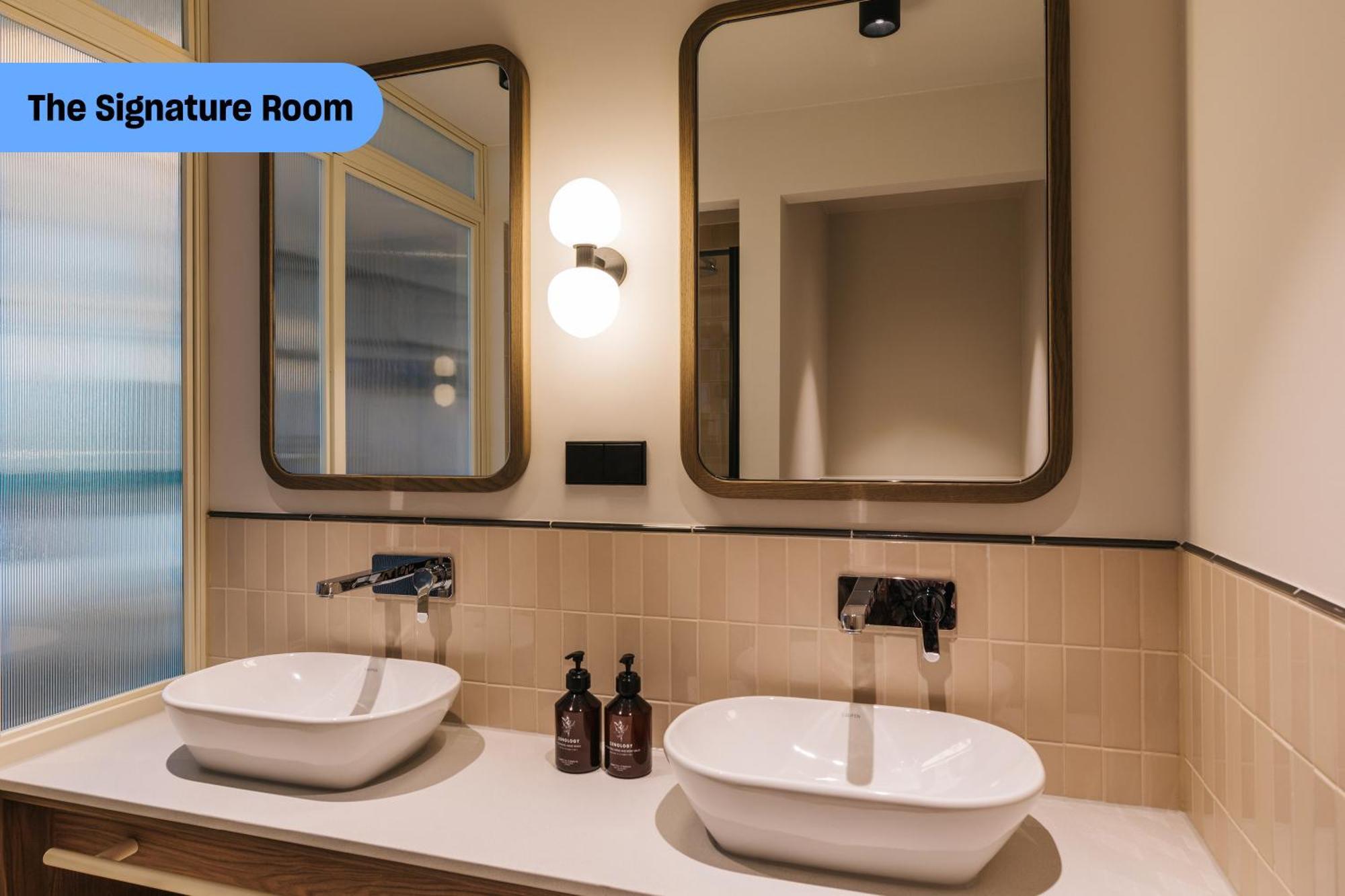 The Social Hub 4*