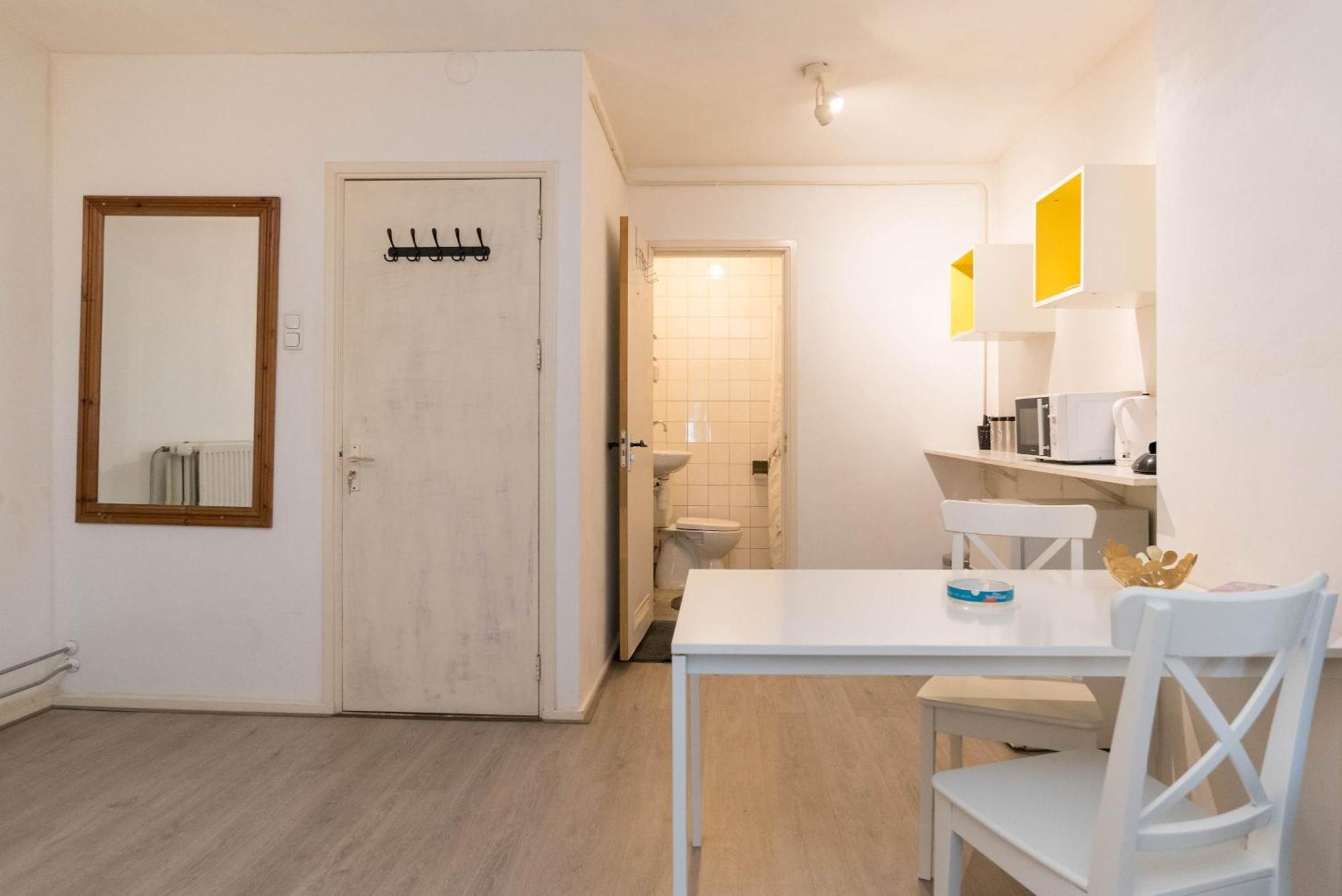 Redlight District Smokers Friendly Private Appartement