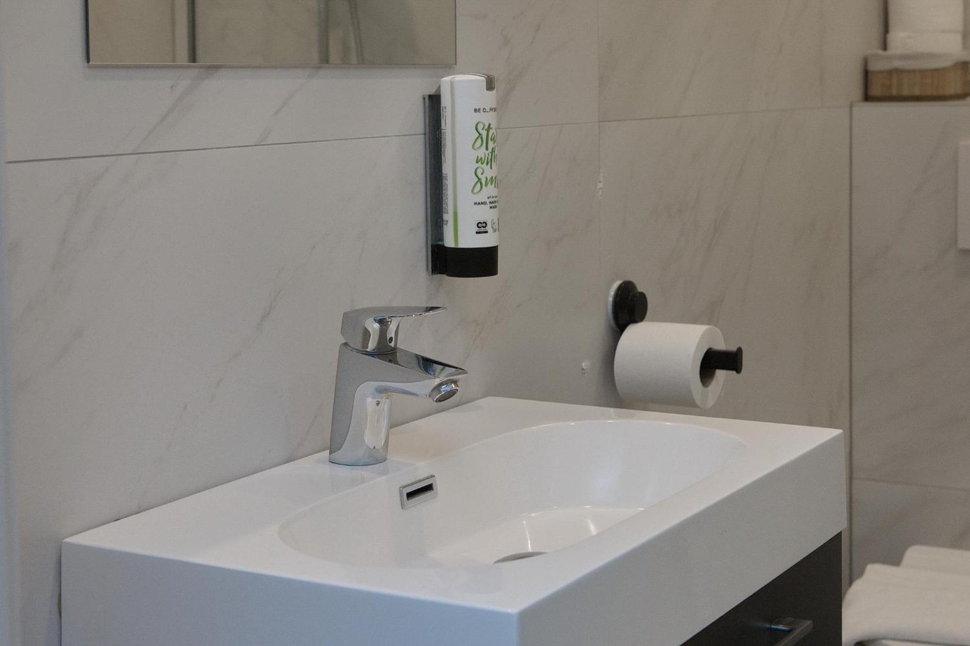 Aadam Wilhelmina Amsterdam