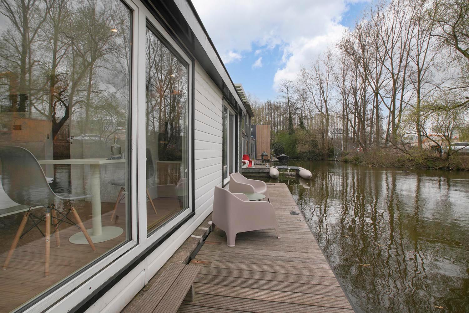 Houseboat The New - Nieuwe Bed & Breakfast *