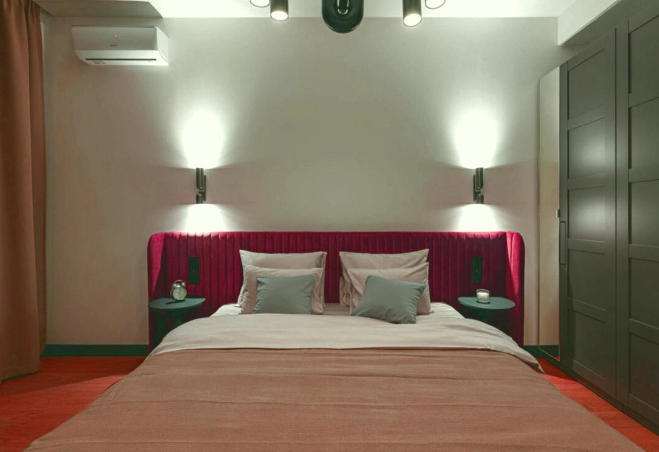 4 Bedrooms Near Dam Square Apartment