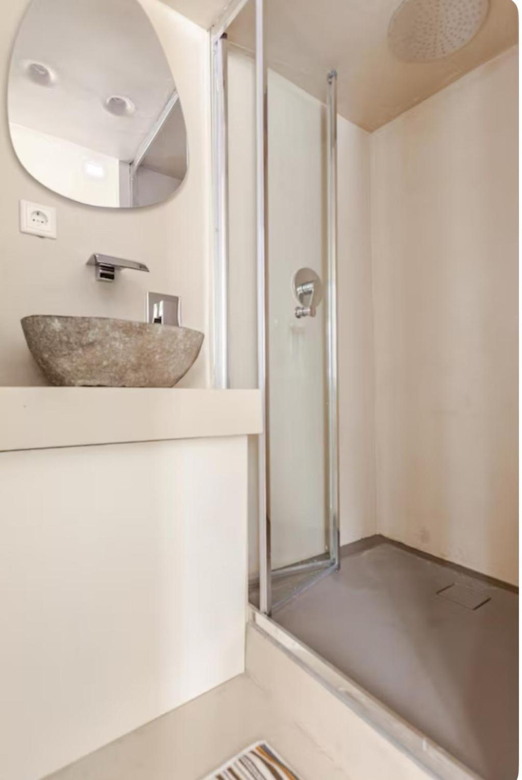 Luxury Canal In The Location Of !!! Apartment Amsterdam