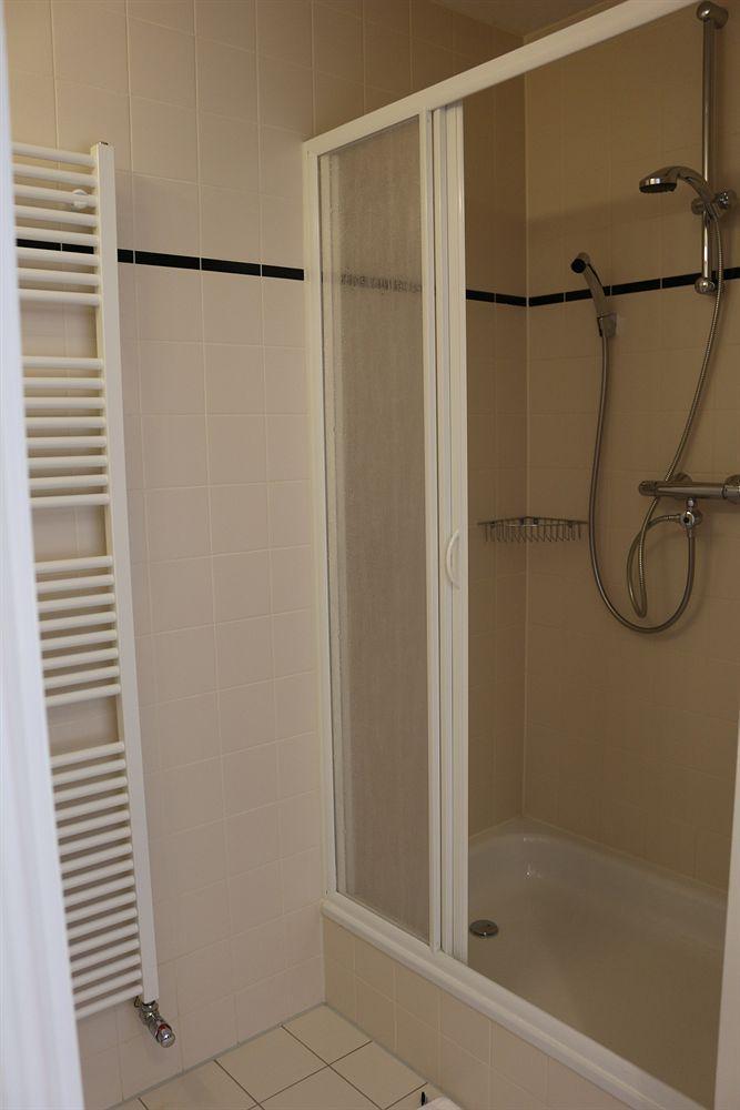 Floris Hotel 2*